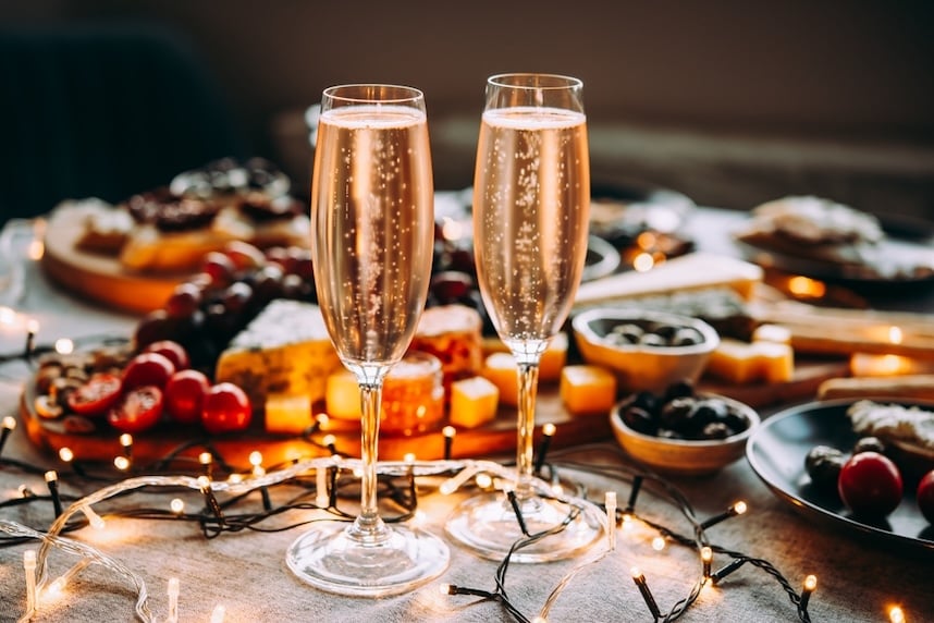 Bollicine a Natale: le migliori scelte per il tuo brindisi festivo